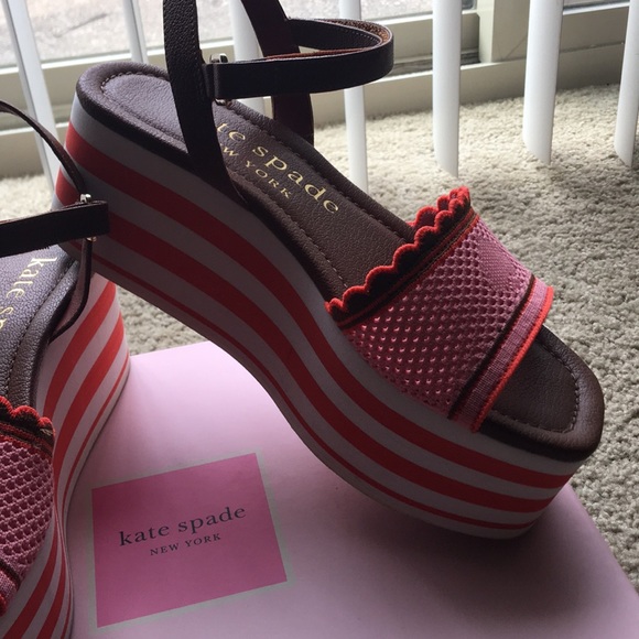 Platforms - Picture 2 of 3